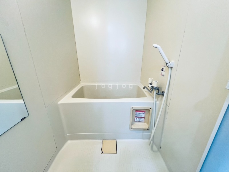 バス・シャワールーム　ゆったりとしたお風呂で快適に過ごせます。