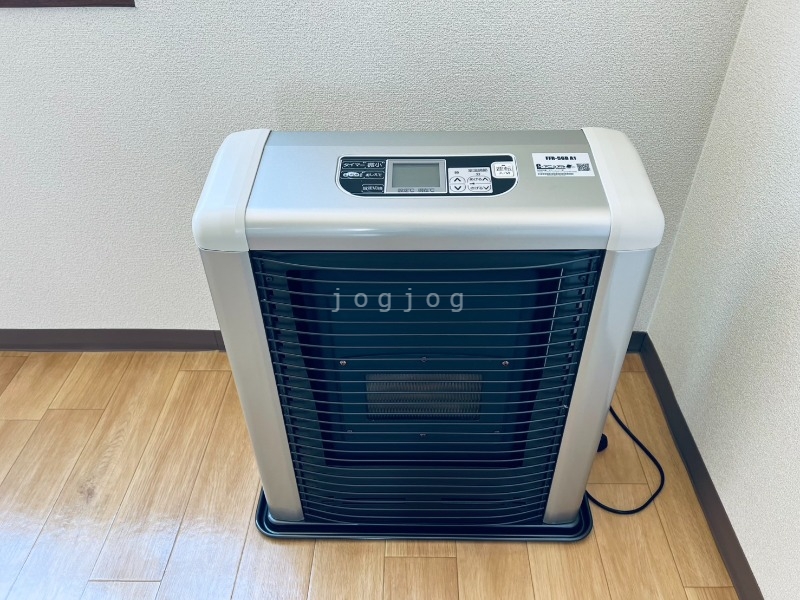 その他設備　冬はあったか灯油ストーブです。