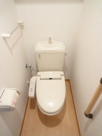 ＪＲ東海道本線 鴨宮駅 徒歩10分 2階建 築18年のトイレ写真
