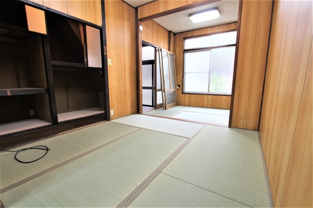 駒ヶ林町4丁目テラスの居間写真