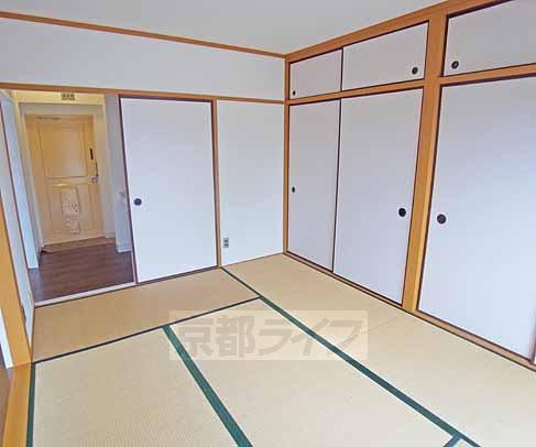 レジデンス上花山の居間写真