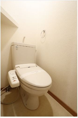 トイレ　嬉しい温水便座付き
