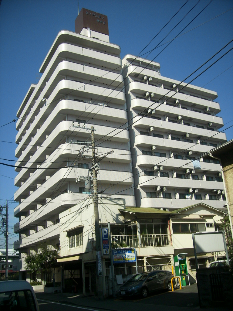 横浜市西区平沼のマンションの建物外観