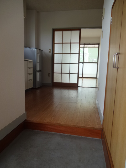 玄関　広々とした玄関です♪