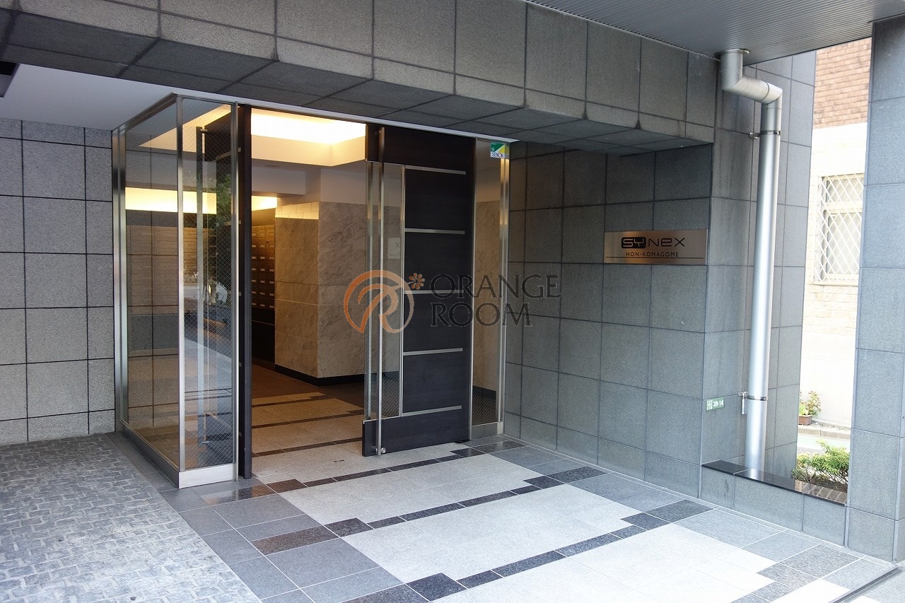 エントランス　シーネクス本駒込