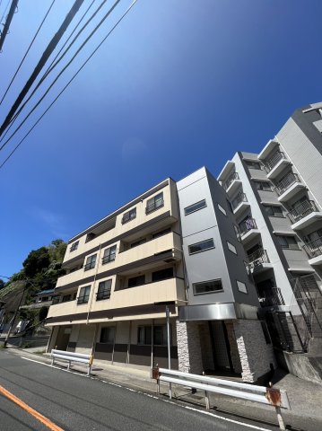 横須賀市船越町のマンションの建物外観