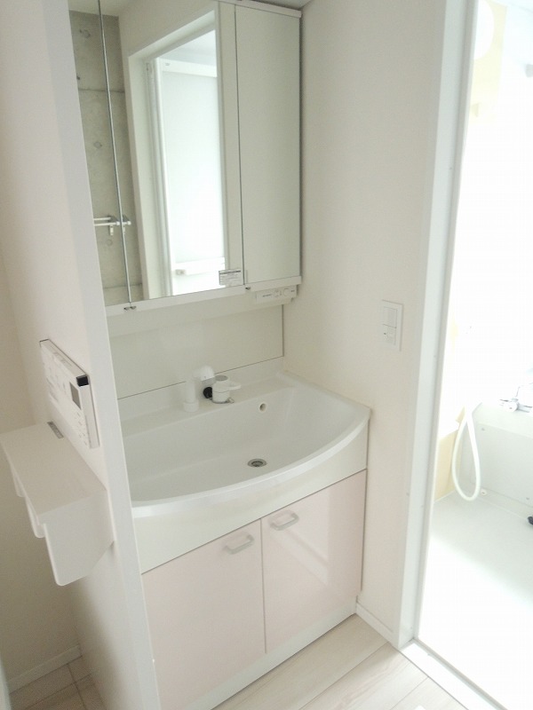 洗面設備　反転タイプのお部屋の画像です。