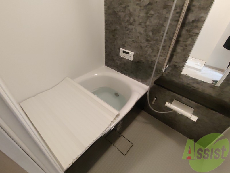 バス・シャワールーム　浴室は綺麗で追い焚きも付いて気持ちよくお過ごしいただけます。