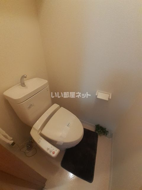 【メゾン　ラグランジュ　Ｃ棟のトイレ】