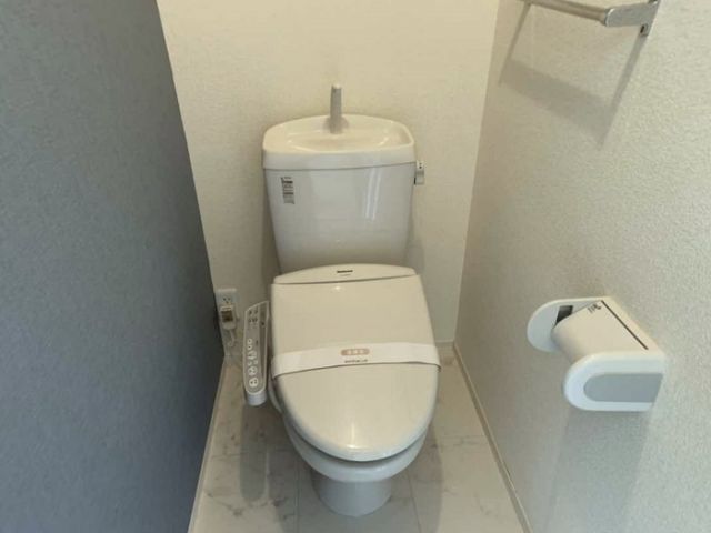 【流山市前平井のアパートのトイレ】