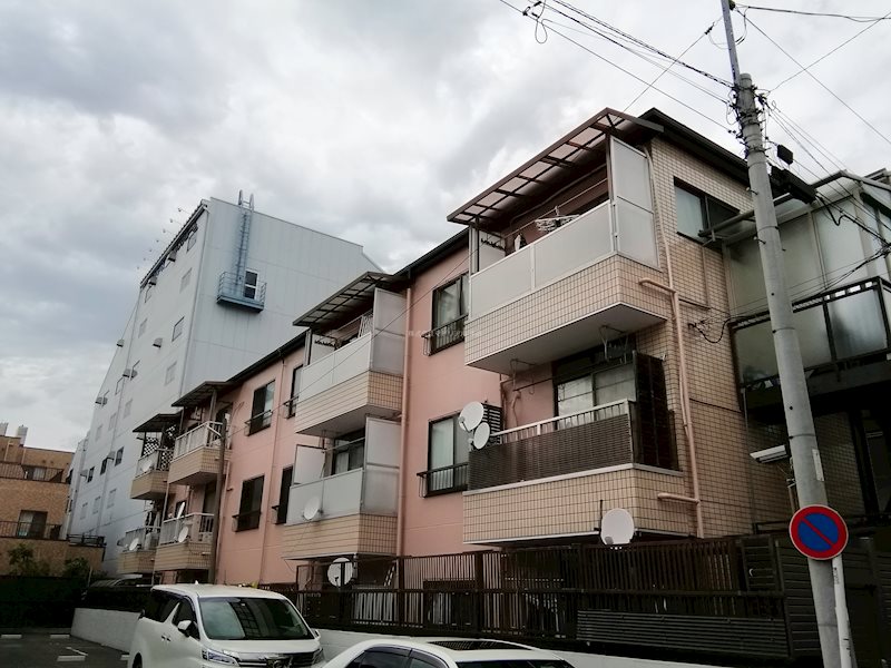 大田区東六郷のマンションの建物外観