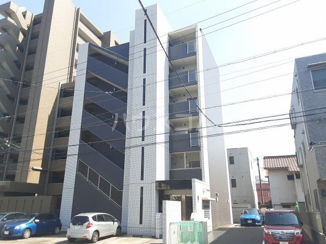 名古屋市南区元柴田東町のマンションの建物外観