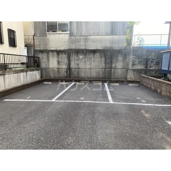 【レトア清須の駐車場】