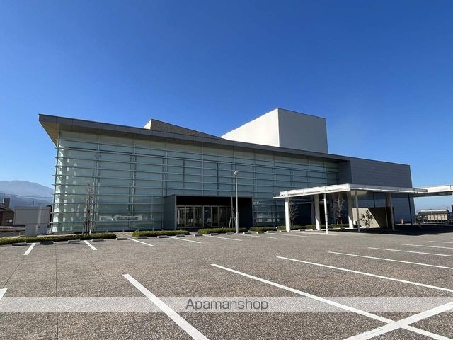 その他　しこちゅ～ホール（四国中央市市民文化ホール）（その他）まで695m