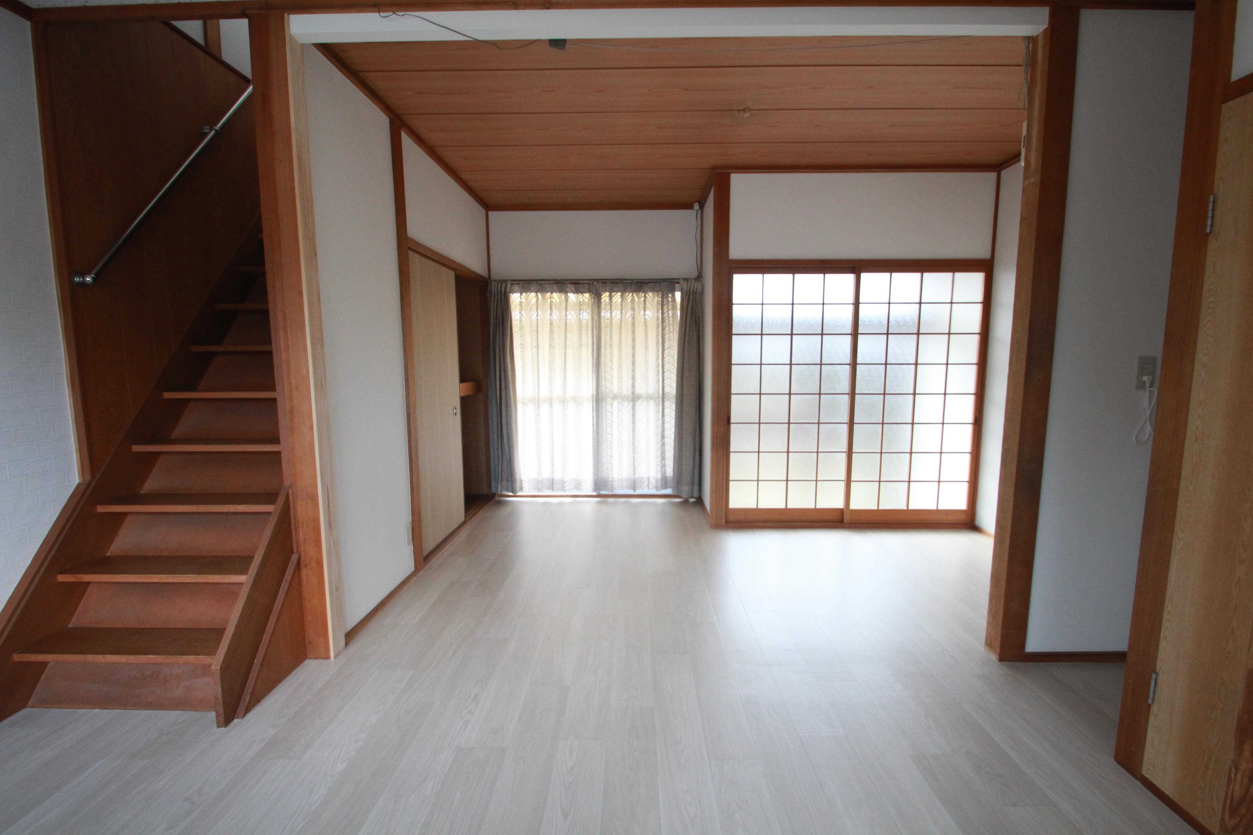 居室・リビング　11帖のリビングです。内装リフォームで広々しました！