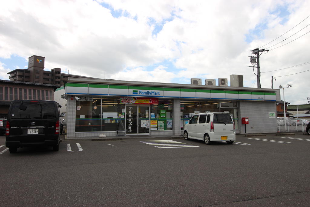 コンビニ　ファミリーマート一宮玉ノ井店（コンビニ）まで608m