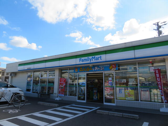 コンビニ　ファミリーマート一宮奥町駅東店（コンビニ）まで601m