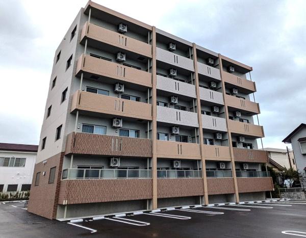 クロスワイズ中西町の建物外観