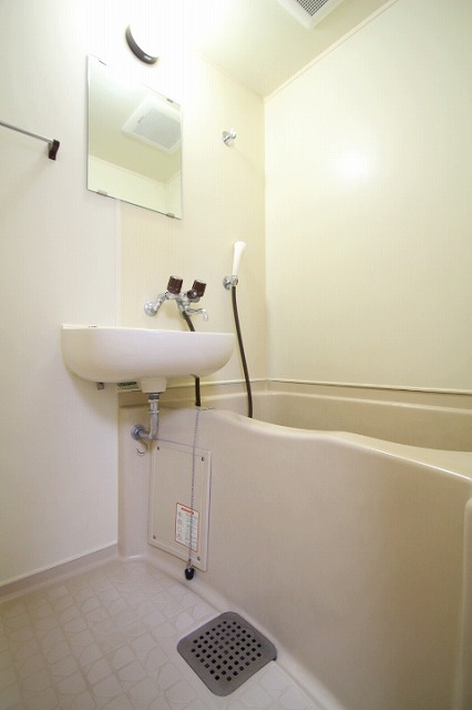 バス・シャワールーム　同物件別室です。