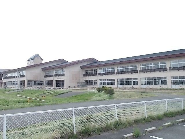 【遠田郡美里町北浦のアパートの小学校】