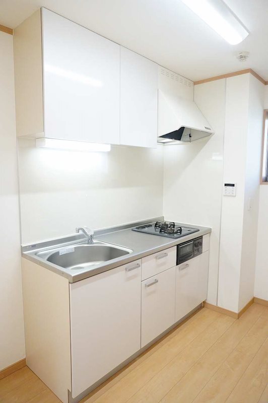 キッチン　２口ガスコンログリル付システムキッチンでお料理ラクラク