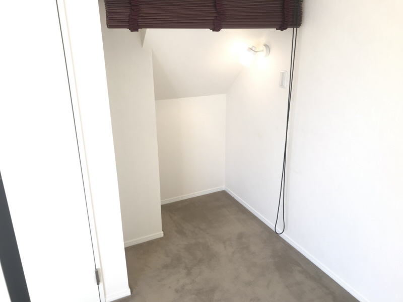 収納　１階洋室（東）：収納