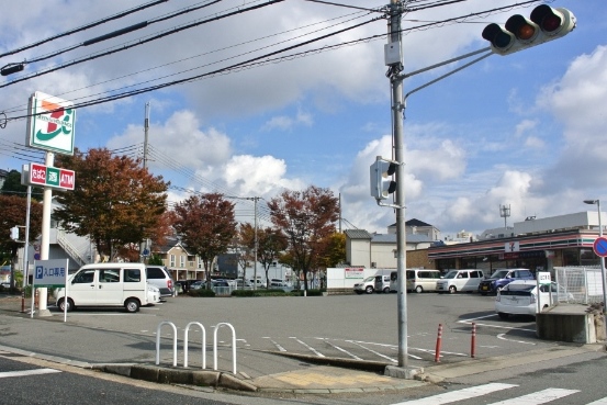 【神戸市垂水区北舞子のマンションのコンビニ】