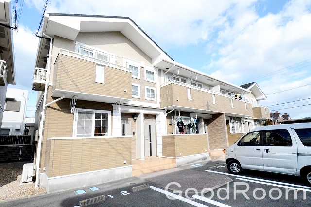 小松島市金磯町のアパートの建物外観