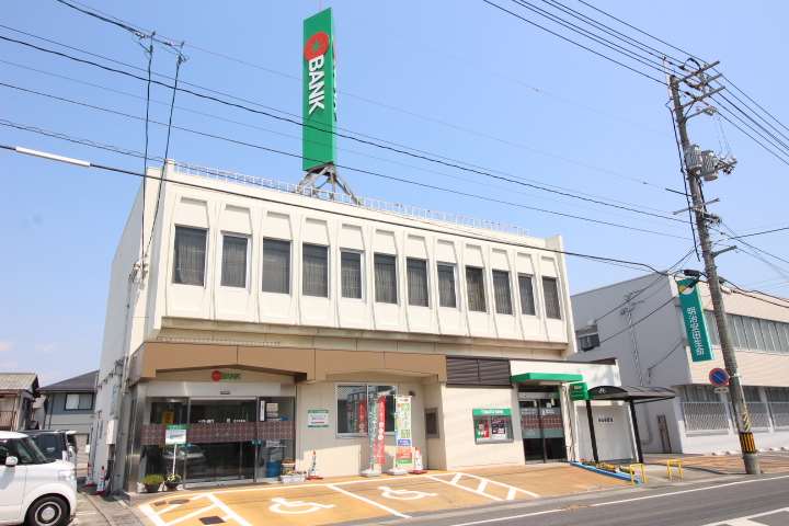 銀行　（株）トマト銀行／西大寺支店（銀行）まで741m