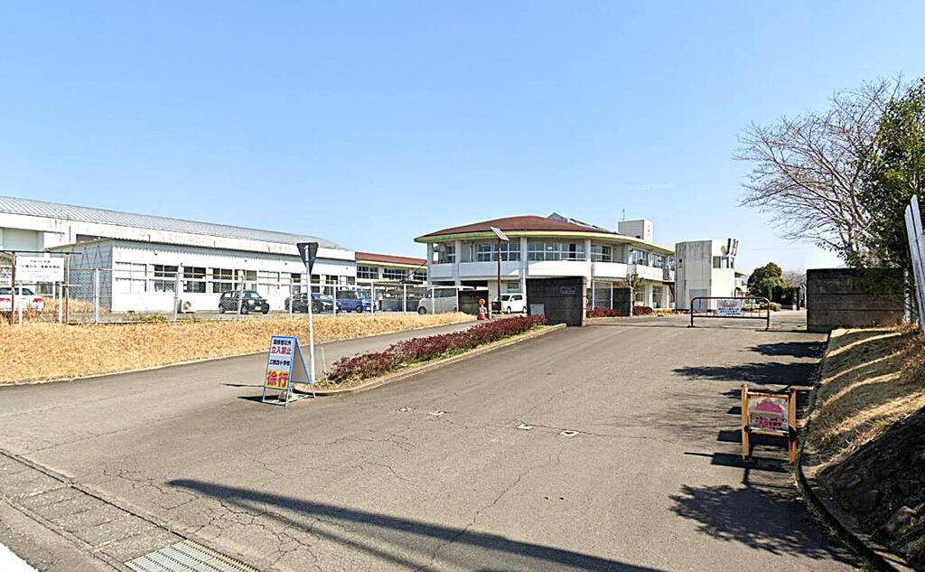 小学校　三股町立三股西小学校（小学校）まで1773m