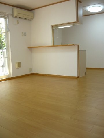 居室・リビング　こちらの居間で趣味の時間をお楽しみください