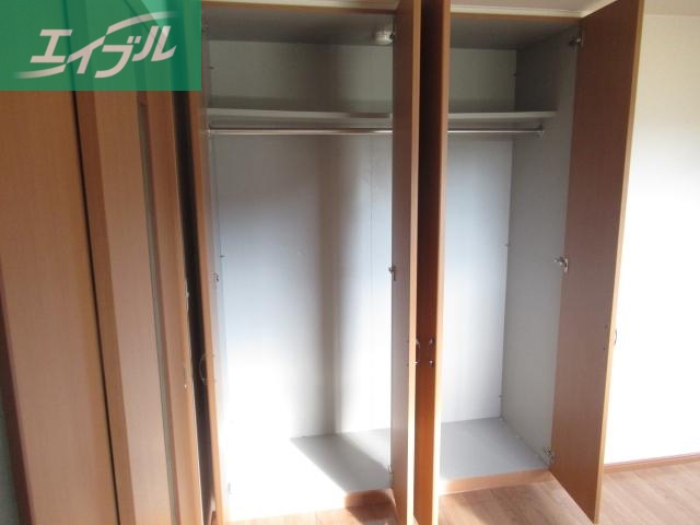 収納　南西洋室クローゼット