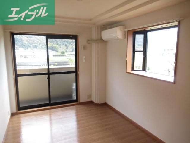 その他部屋・スペース　南西洋室（出窓付き）