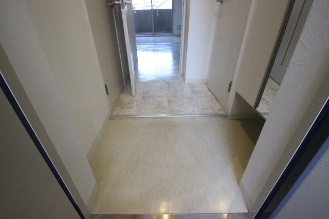 玄関　同物件別室です。