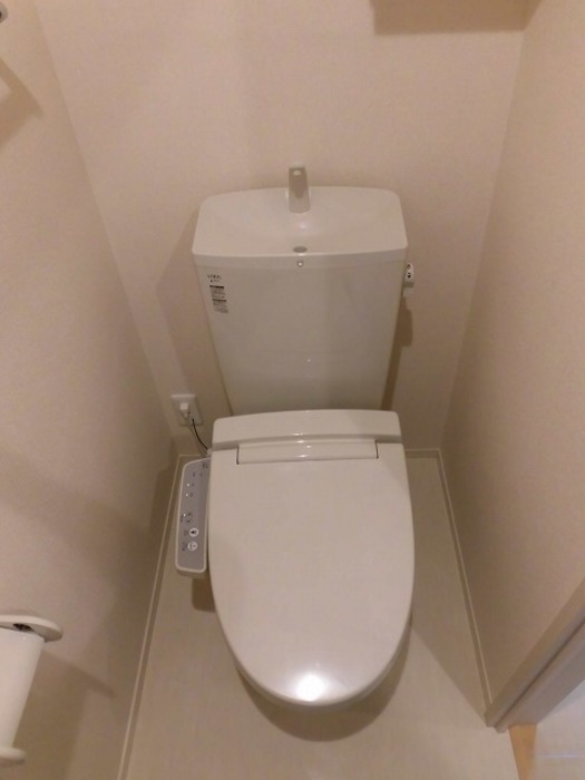 トイレ　A203 温水洗浄暖房便座