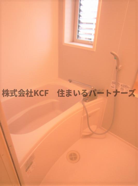 バス・シャワールーム　落ち着いた空間のお風呂です