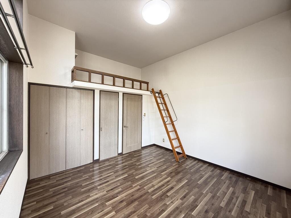 居室・リビング　洋室8帖！