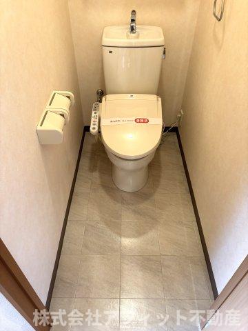 トイレ　温水洗浄暖房便座