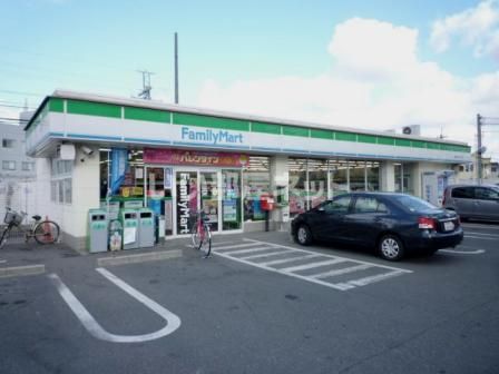 コンビニ　ファミリーマート 富田林甲田一丁目店（コンビニ）まで62m