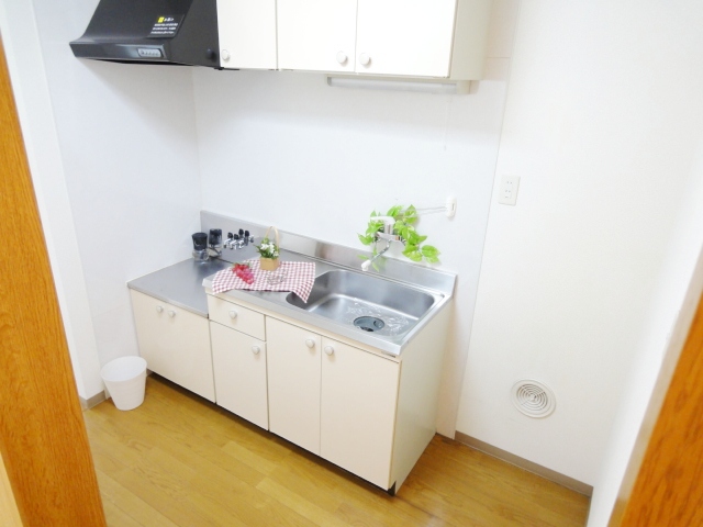 キッチン　同物件別号室です。
