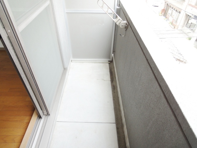 バルコニー　同物件別号室です。
