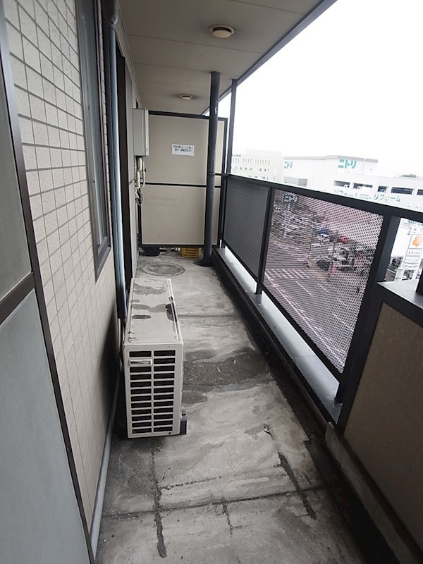 バルコニー　違うお部屋の写真です。ご参考までに