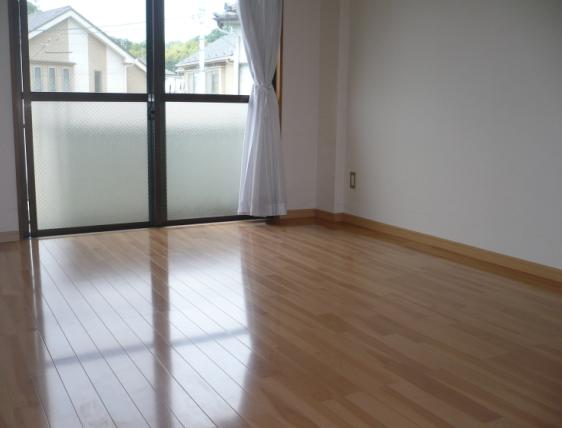 居室・リビング　☆角部屋２面採光の明るいお部屋です☆