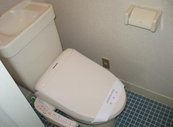 トイレ　☆うれしいウォシュレット付きのトイレです☆