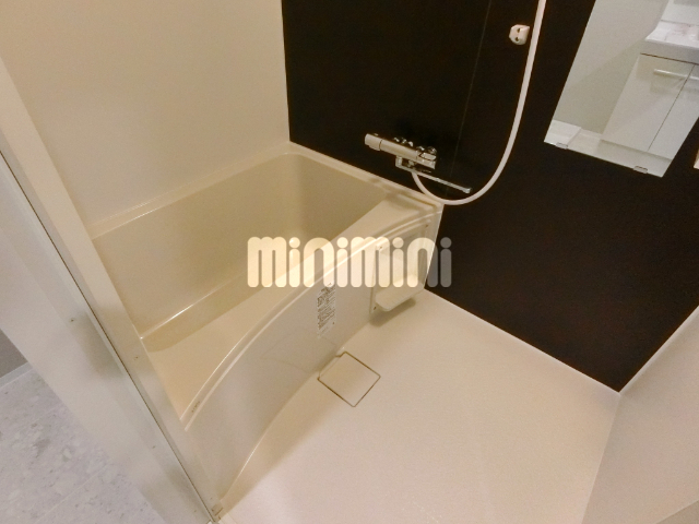 バス・シャワールーム　浴室乾燥器付きです。