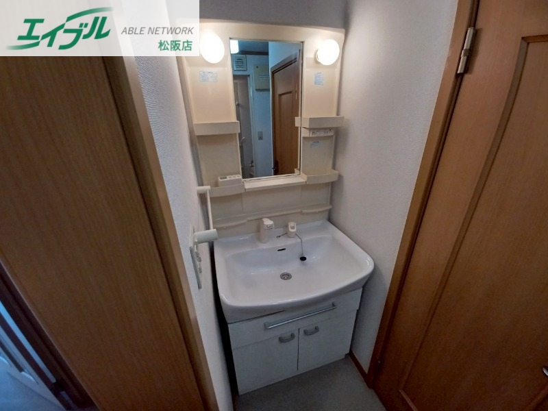 洗面設備　反転タイプ参考写真