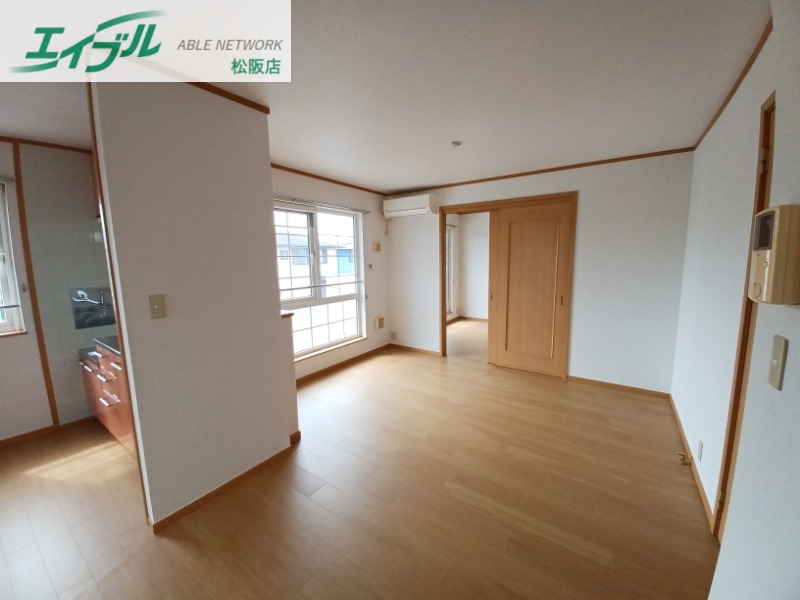 居室・リビング　反転タイプ参考写真