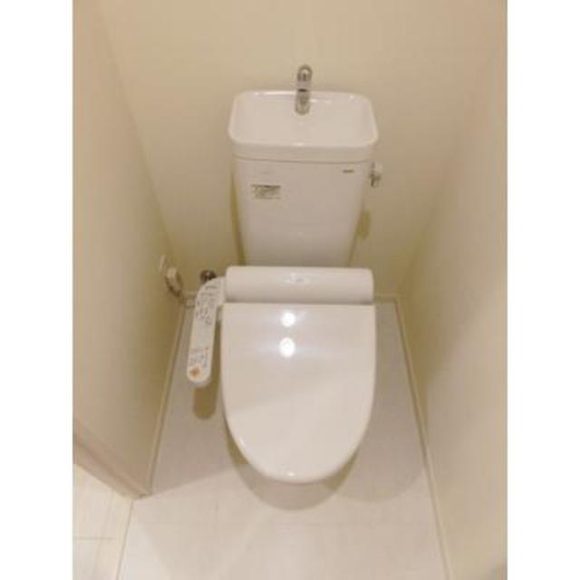 トイレ　※写真は同タイプ住戸です。