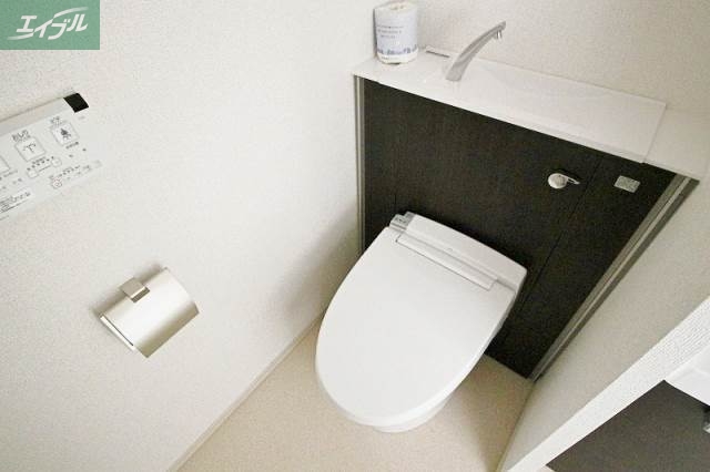 トイレ　温水洗浄便座