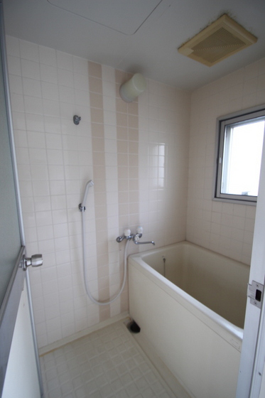 バス・シャワールーム　他号室のお写真です